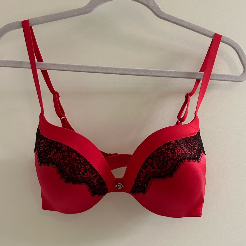 Red VS push up bra 32D